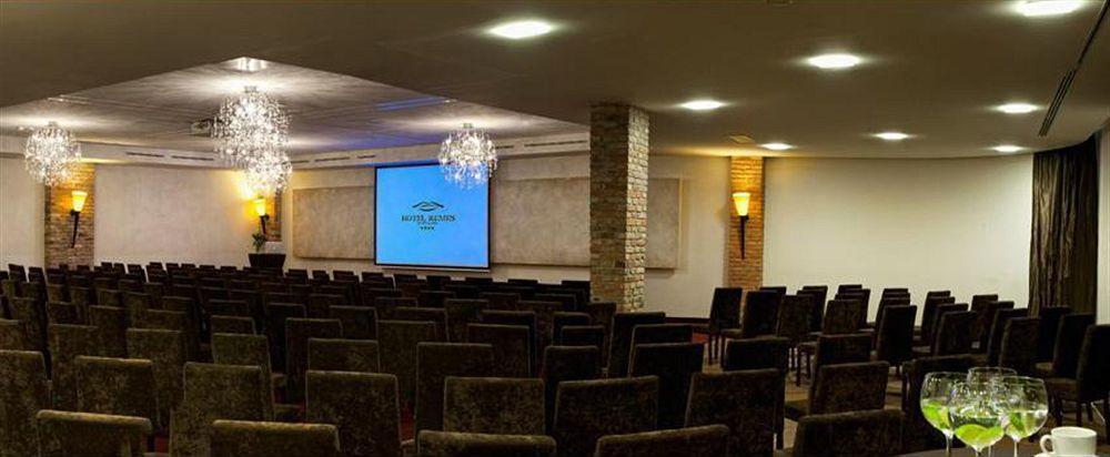 Hotel Remes โอปาเลนิซา ภายนอก รูปภาพ