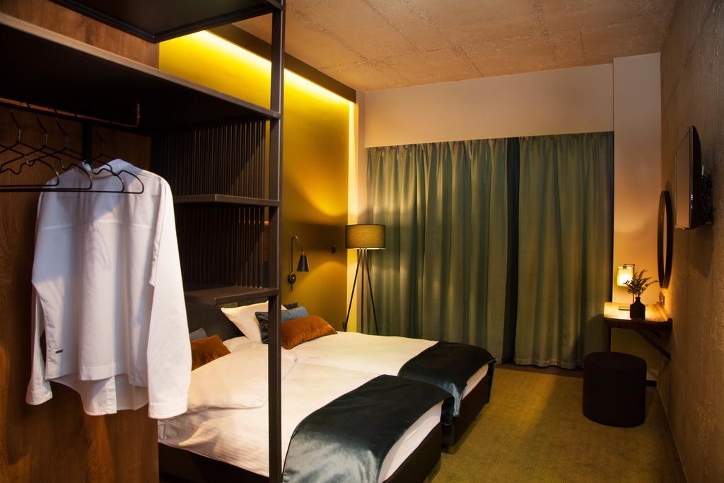 Hotel Remes โอปาเลนิซา ภายนอก รูปภาพ