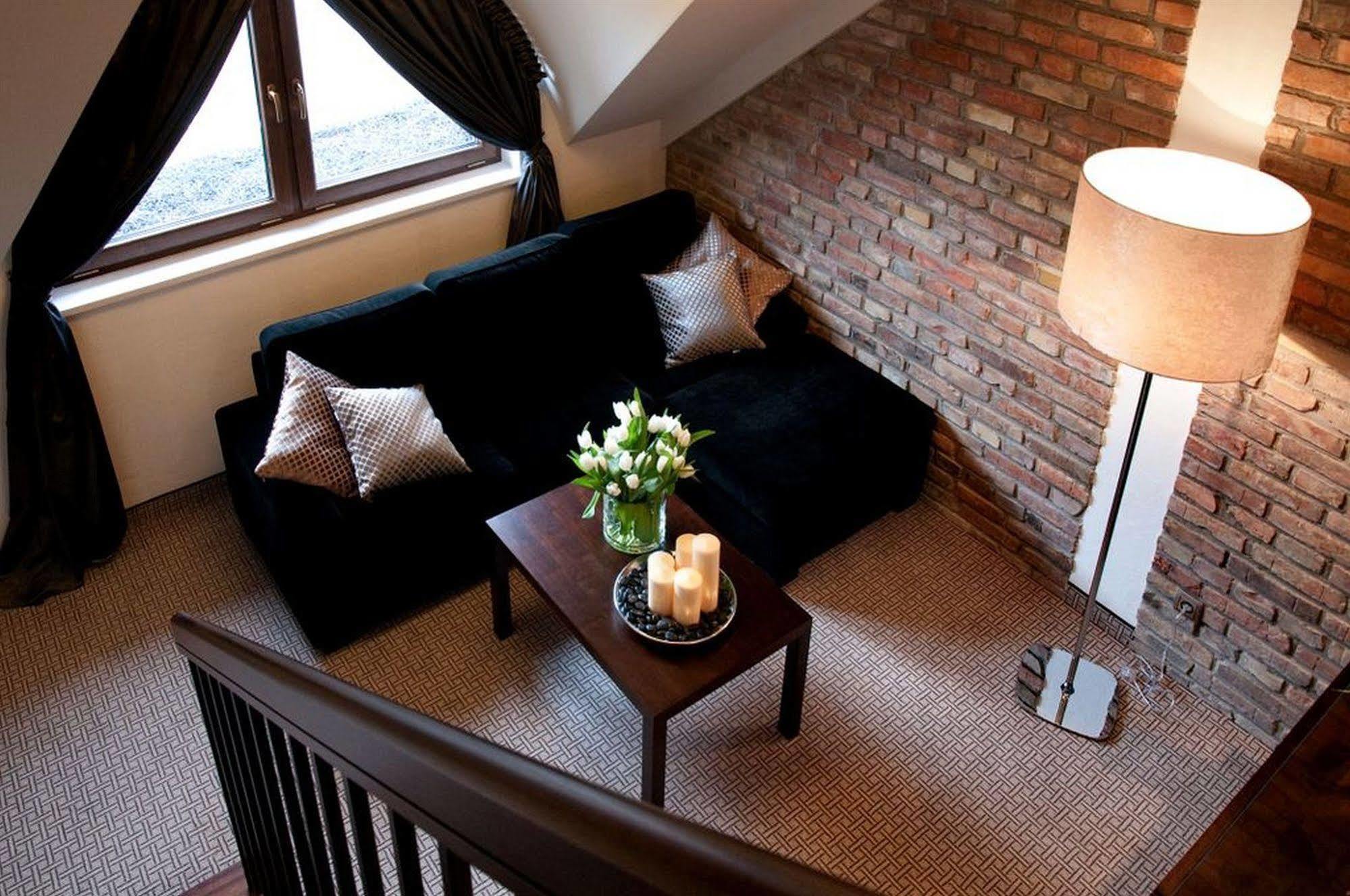 Hotel Remes โอปาเลนิซา ภายนอก รูปภาพ
