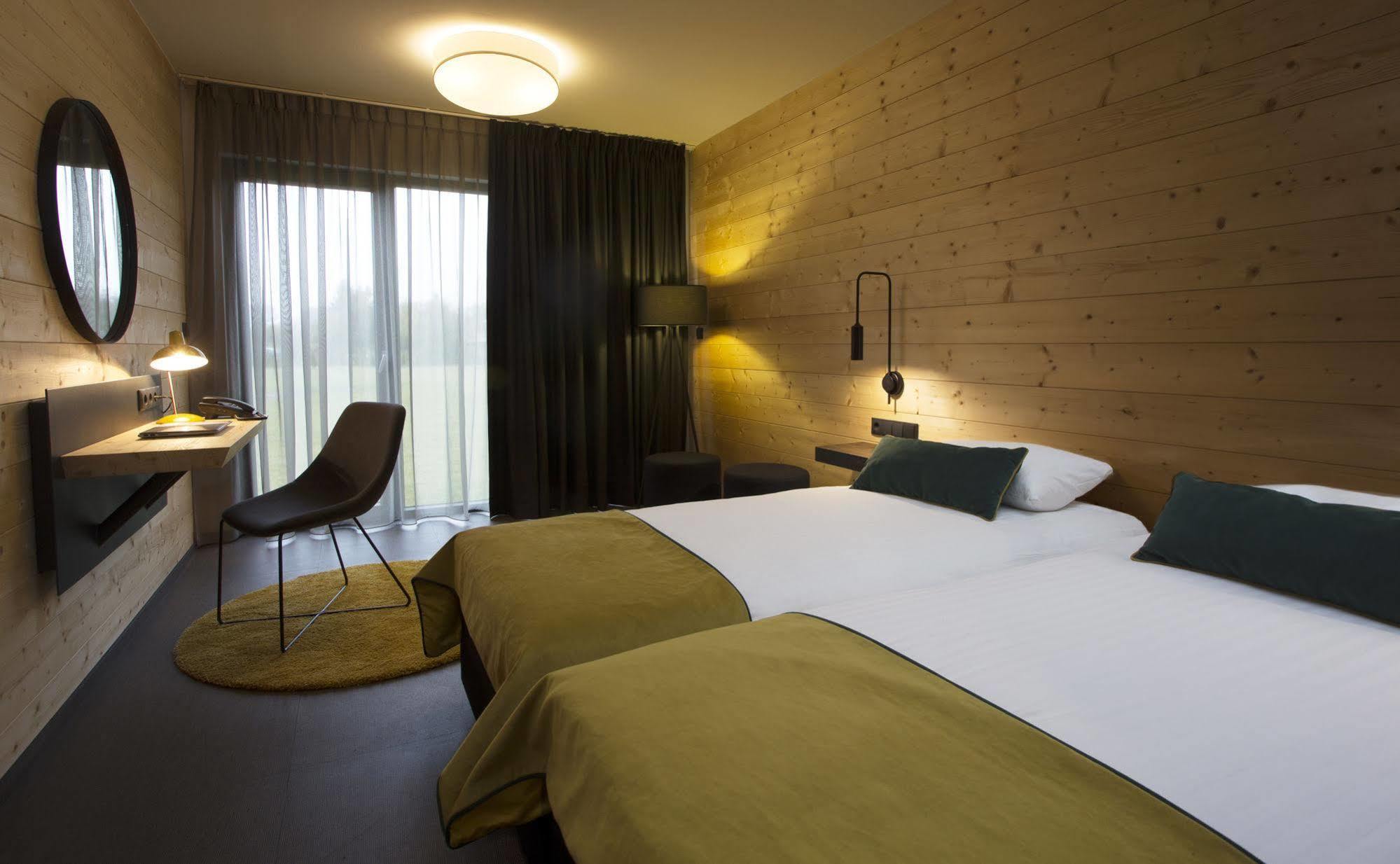 Hotel Remes โอปาเลนิซา ภายนอก รูปภาพ