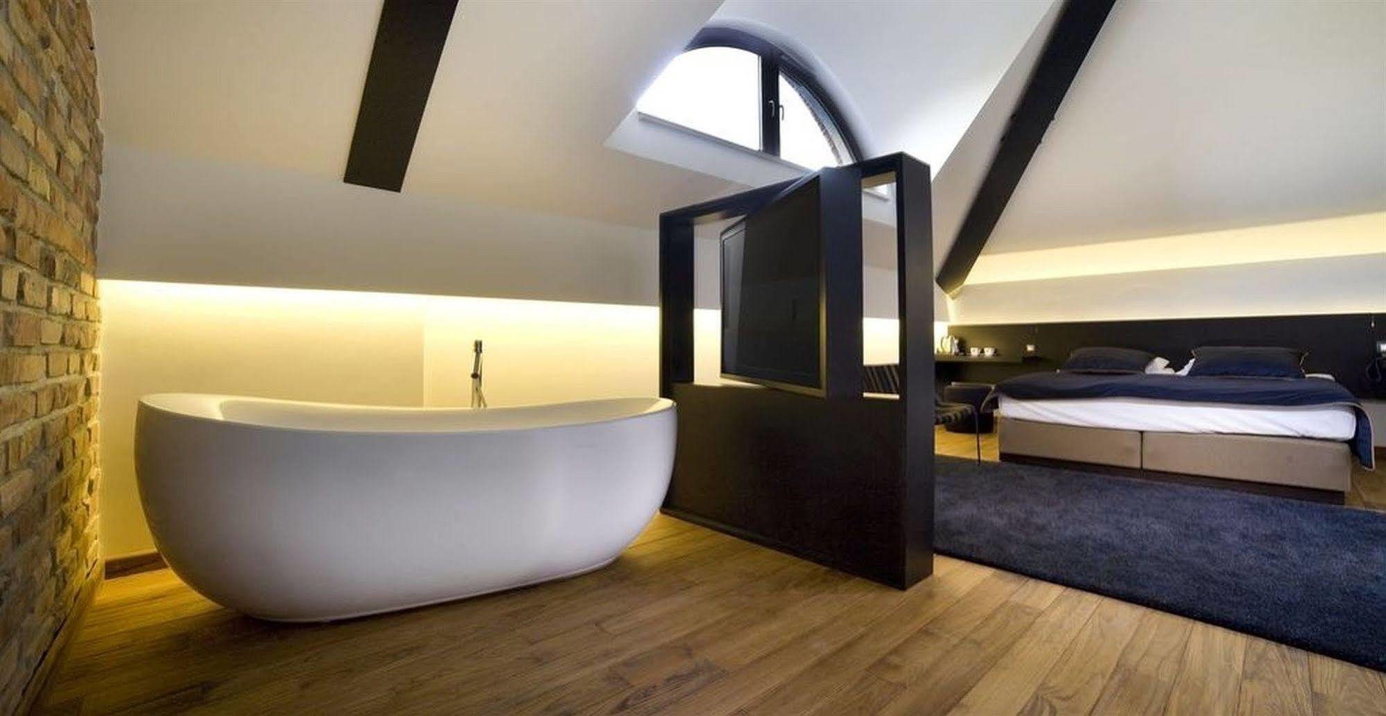Hotel Remes โอปาเลนิซา ภายนอก รูปภาพ