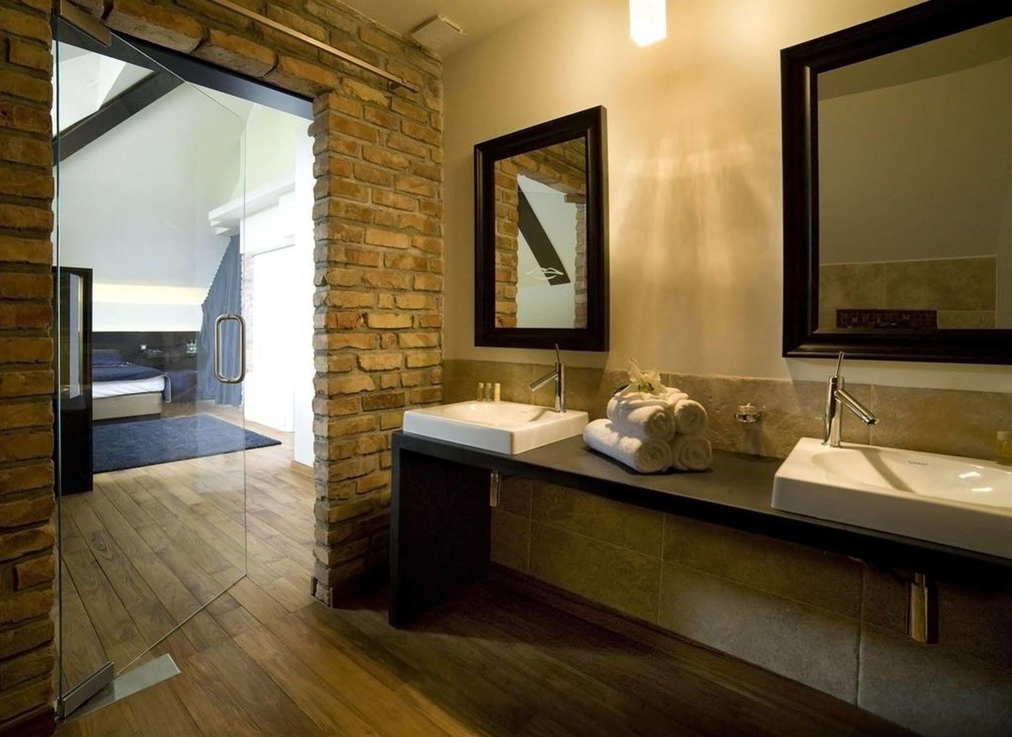 Hotel Remes โอปาเลนิซา ภายนอก รูปภาพ