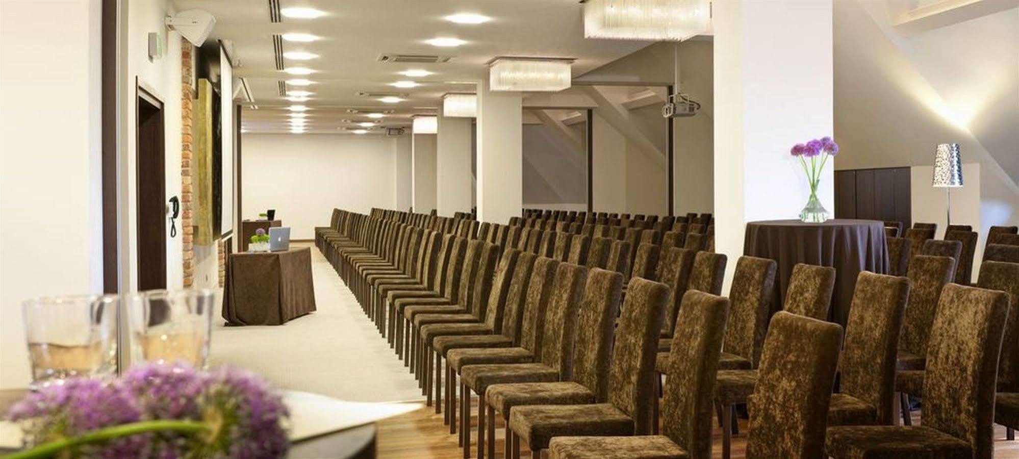 Hotel Remes โอปาเลนิซา ภายนอก รูปภาพ