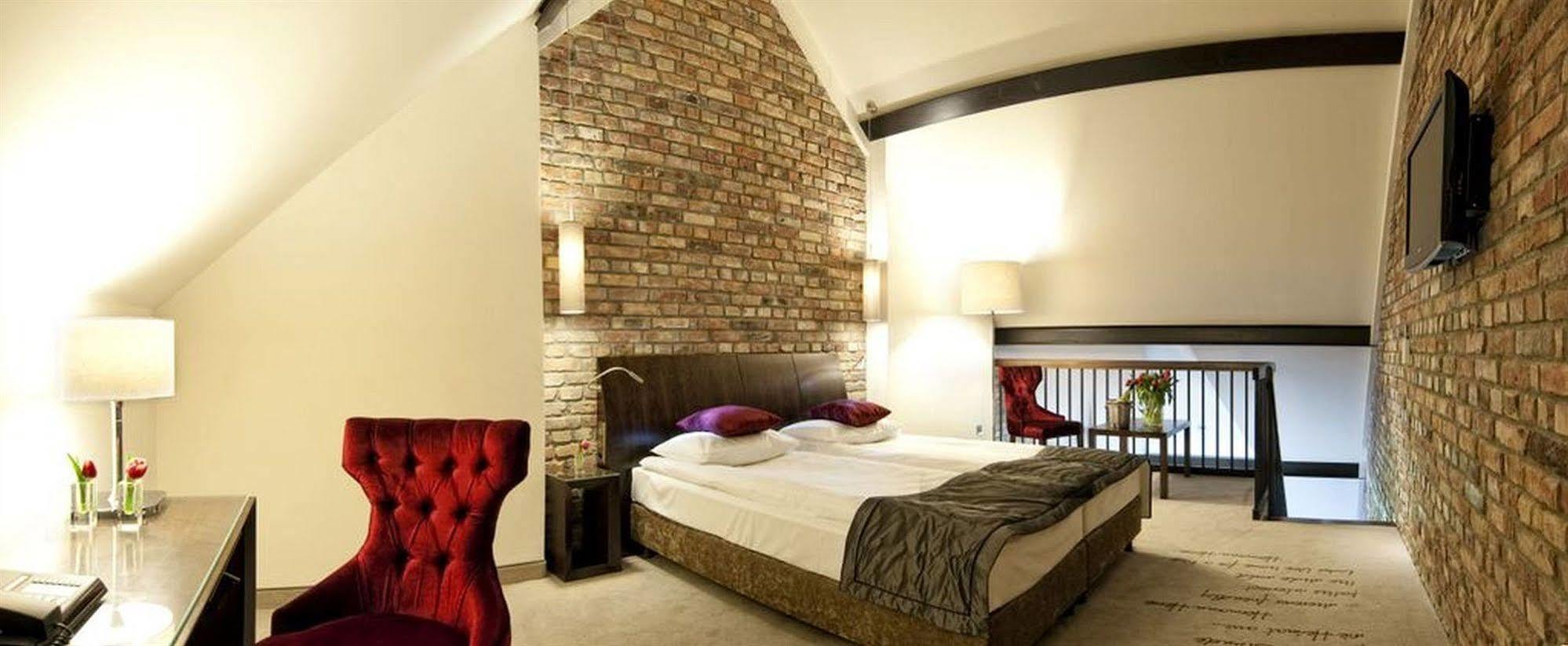 Hotel Remes โอปาเลนิซา ภายนอก รูปภาพ