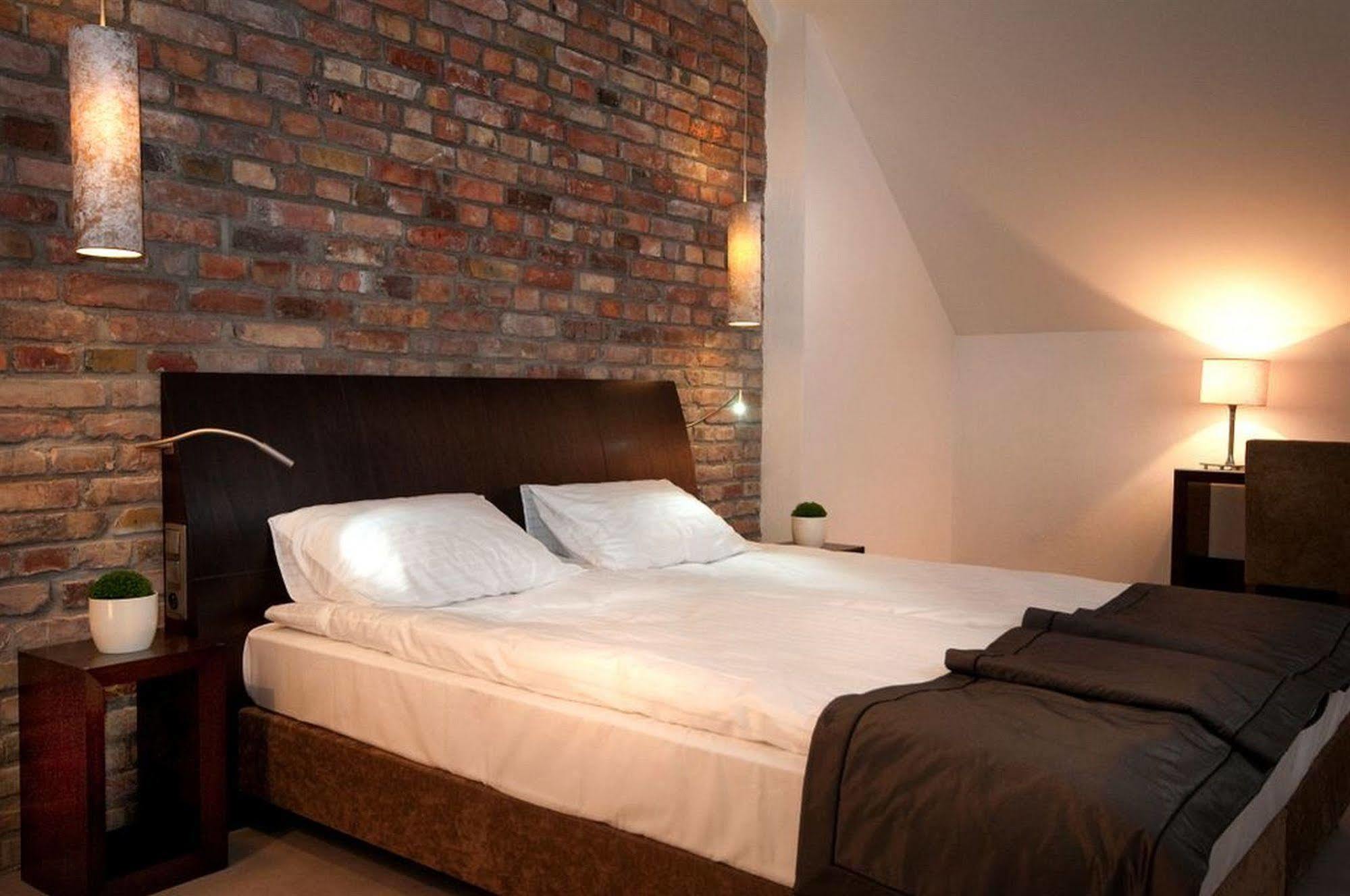 Hotel Remes โอปาเลนิซา ภายนอก รูปภาพ
