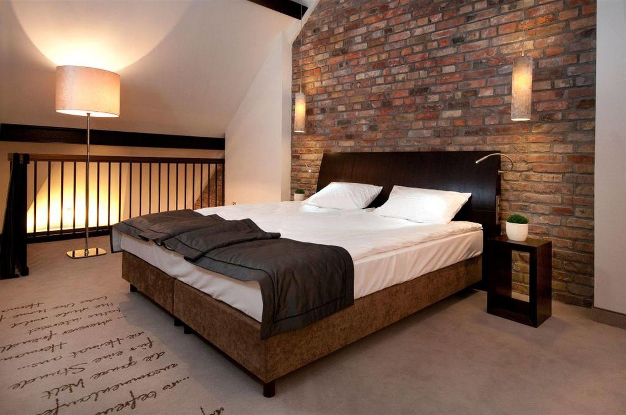 Hotel Remes โอปาเลนิซา ภายนอก รูปภาพ